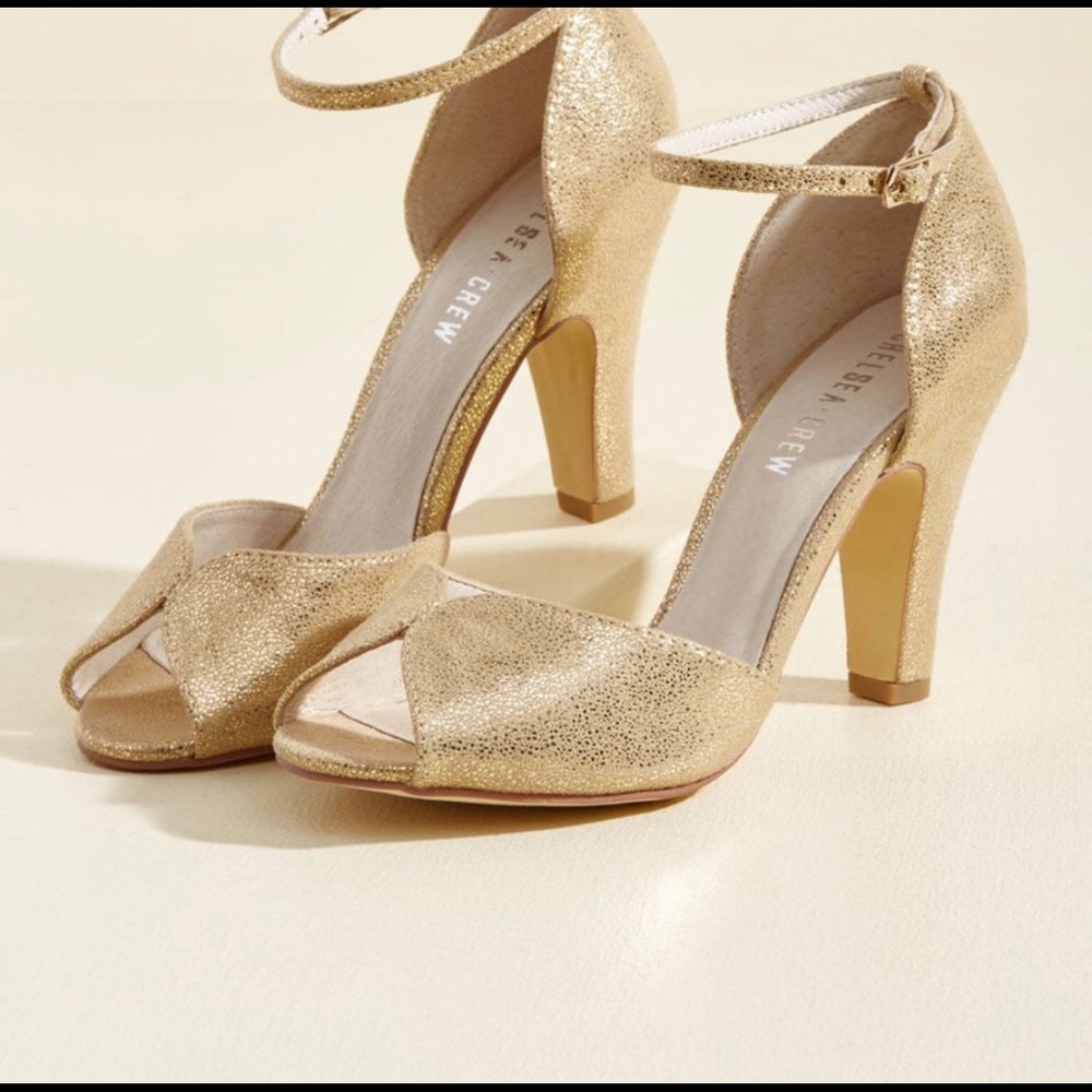 Chelsea crew open toe gold shoes size 40